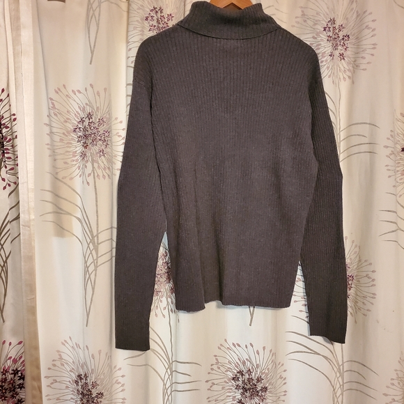 Chaps Ralph Lauren Turtleneck - Picture 2 of 9